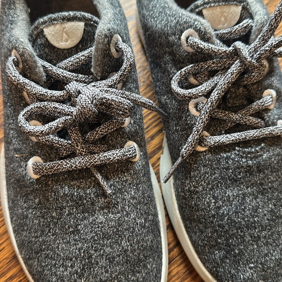 Allbirds The Original Gray Wool Runners. Lace up. Size 8. - Picture 3 of 7